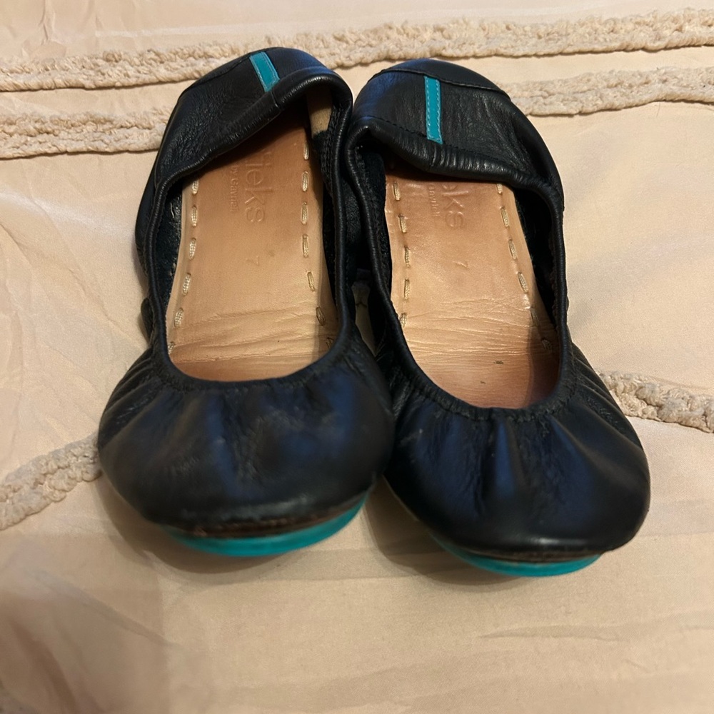 TEAKS Black and Teal Women's Flats